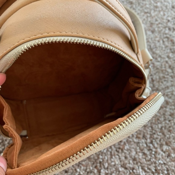 instax mini 9 camera with crossbody - Picture 7 of 9